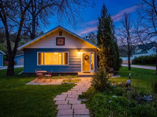 676 Harrison St, Sheridan, WY 82801