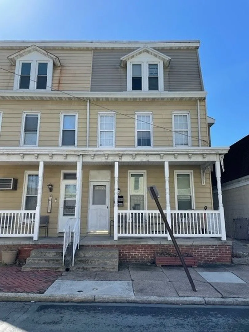 Charming 1st Floor, 1 Bedroom/1 Bathroom Apartment For Rent In Harrisburg School District — Photo 1