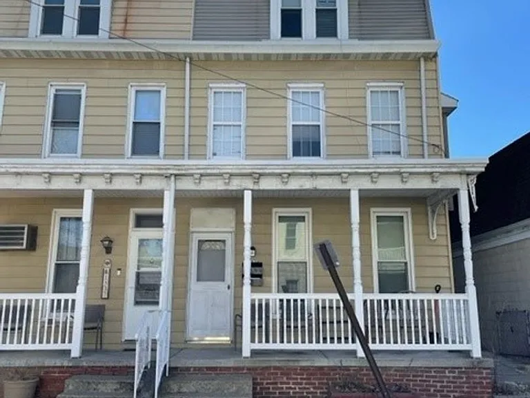 1535 Hunter St #1 — Photo 1