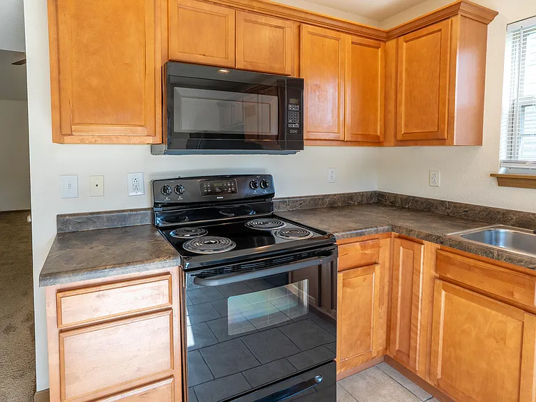 601 Glenstone Dr — Photo 16