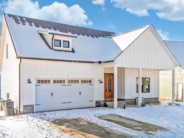 8 White Birch Cir, Morgantown, WV 26508