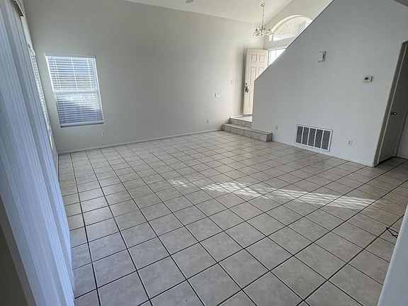 3rd image of 3142 E Wahalla Ln