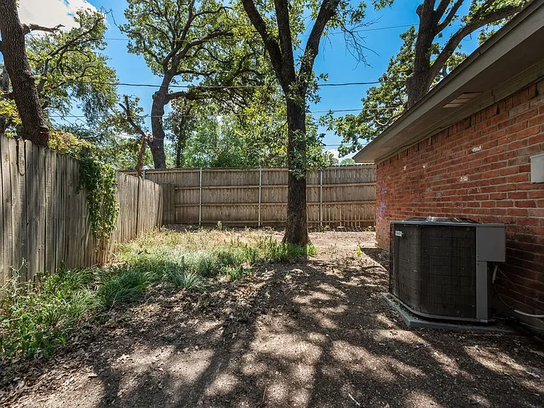 8308 Oak Ct #B — Photo 19