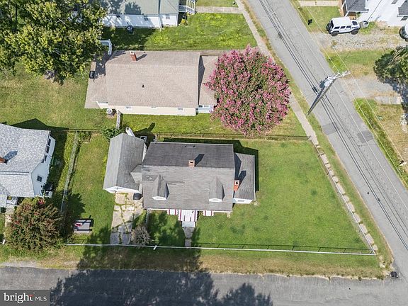 4th image of 301 Bancroft Ave