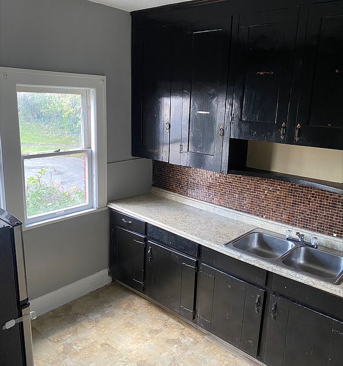 2nd image of 11304 Parklawn Dr APT 2