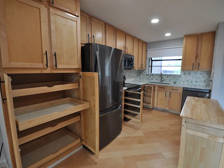 515 Manhattan Dr #103 — Photo 30