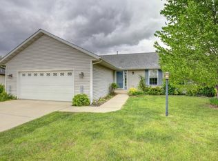 602 Gladney Ct, Mahomet, IL