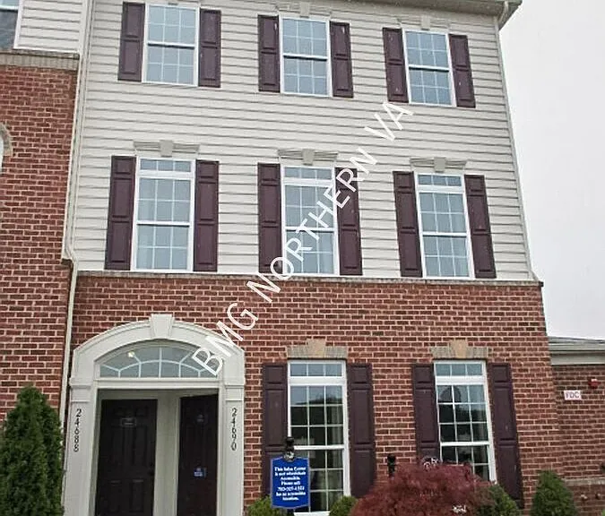 24688 Hutchinson Farm Dr — Photo 2