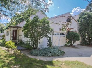3013 E Norwich Ave, Saint Francis, WI 53235