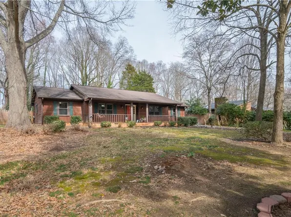 204 Woodburn Pl, Advance, NC 27006