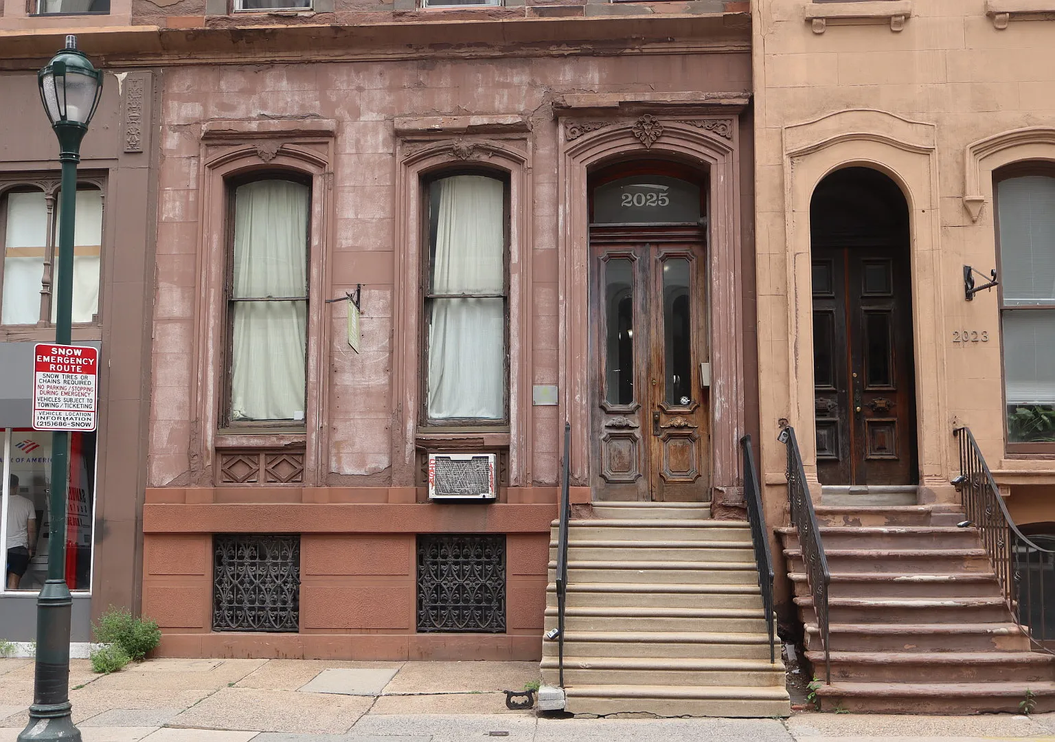 2025 Walnut Street — Photo 1