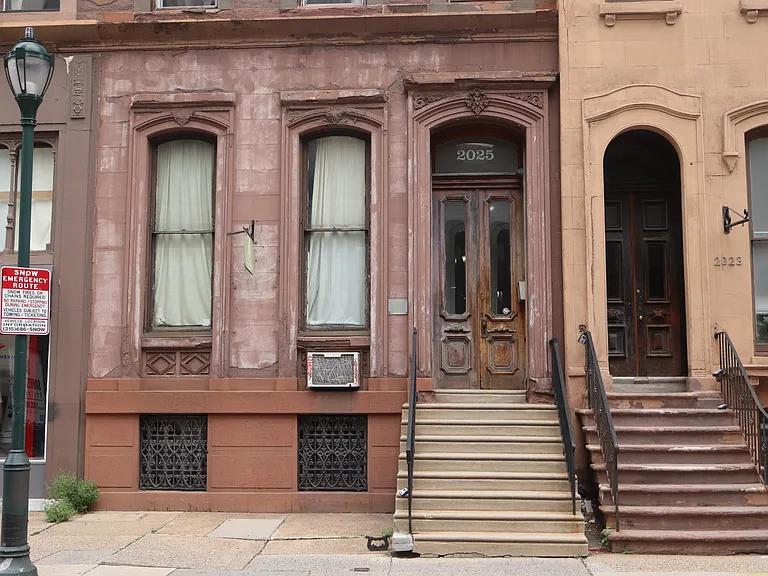 2025 Walnut St #4F — Photo 1