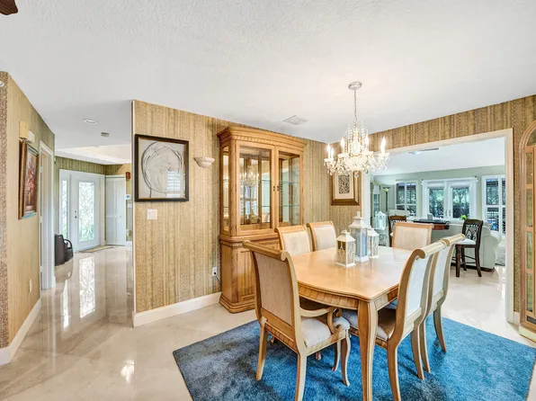 605 Misty Oaks Lane, Pompano Beach, FL 33069