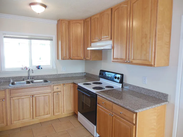 640 S 2nd St #3 — Photo 6