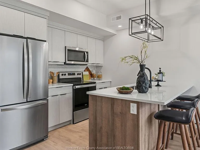 3871 Howard Ave #101 — Photo 7