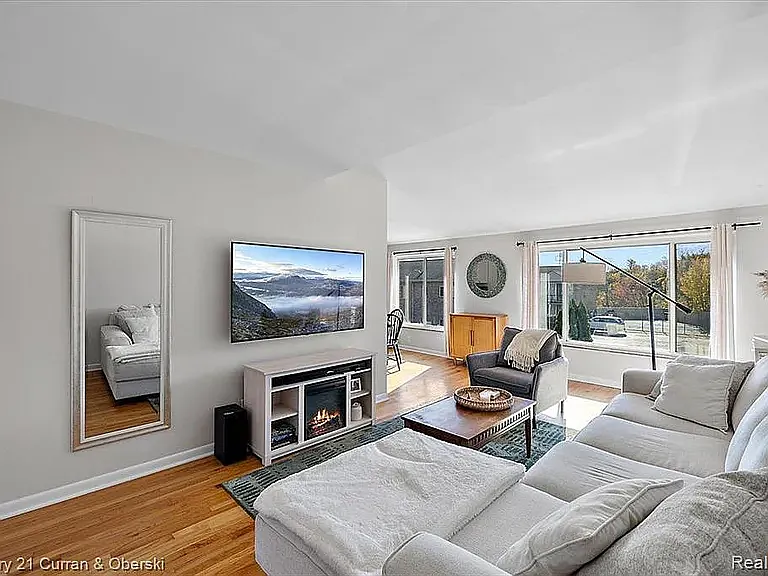 335 N Eton St #31H — Photo 10