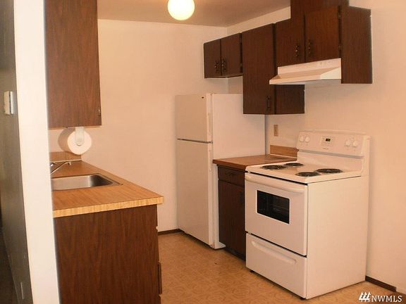 4th image of 12109 114th Avenue Ct E