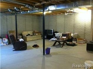 440 Whipple St, South Lyon, MI 48178