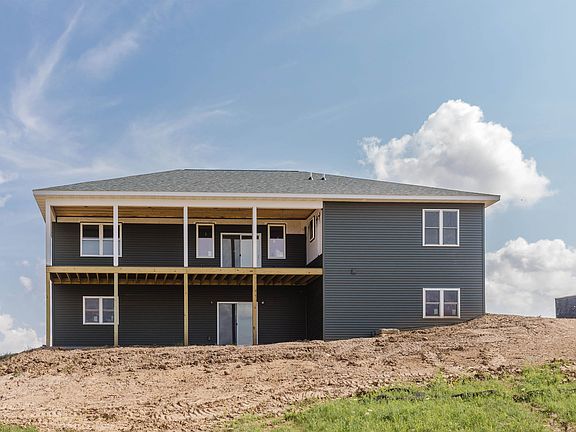 3rd image of 102 Diamond Oaks