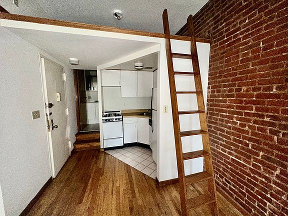4th image of 722 Amsterdam Ave APT 1A