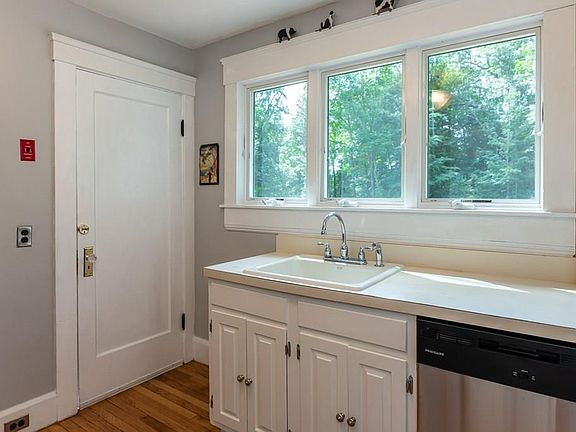 5th image of 60 W Greenwood St
