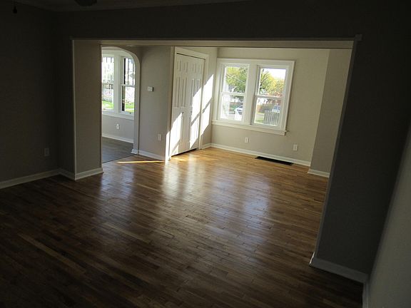 2nd image of 172 23rd St NW