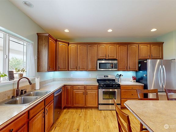 5th image of 205 NW Evans Avenue
