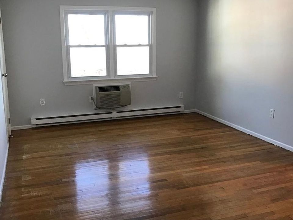 2nd image of 82 Valley Ave APT 5-B
