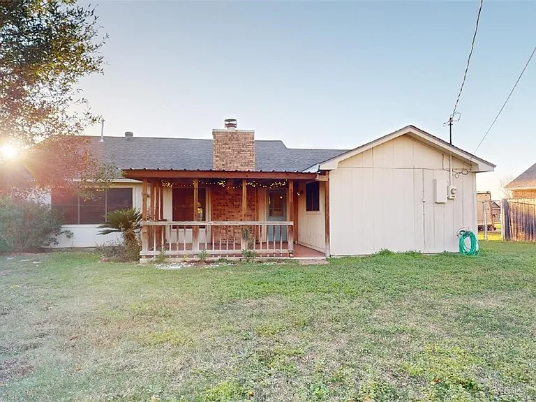 3904 Windwood Cir — Photo 28