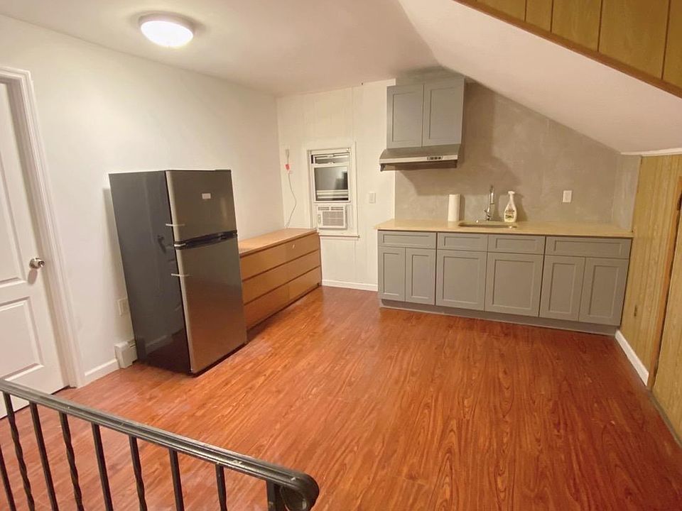1st image of 156-05 65th Ave Floor 3