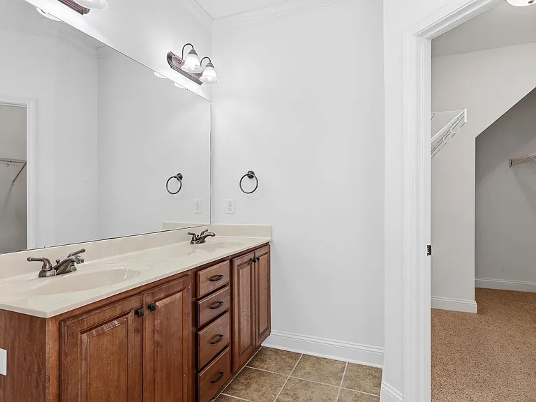 80 Valor Cir — Photo 19