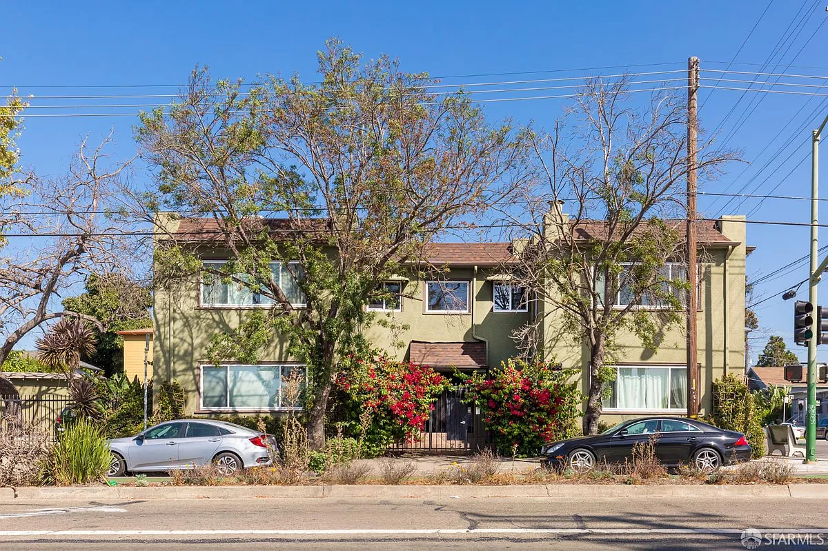 Building Photo - 906 40th St