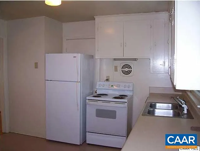 2222 Center Ave #A — Photo 5