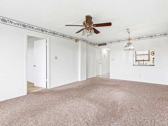 4th image of 109 Royal Park Dr APT 3B