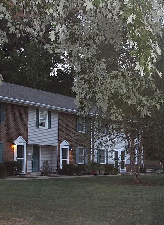 2nd image of 1230 Donaldson Ct
