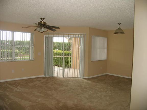 3rd image of 2619 SE 19th Ct #106-B