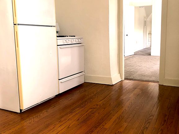 5th image of 1321 23rd St #3