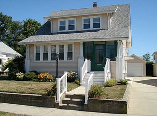 19 Ausdale Rd, Cranston, RI 02910