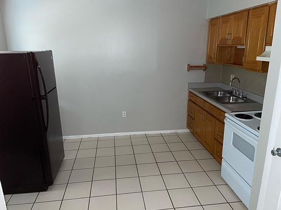 3rd image of 14205 N 19th St APT C