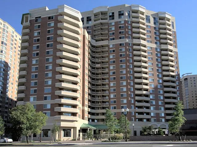 Quincy Plaza — Photo 3