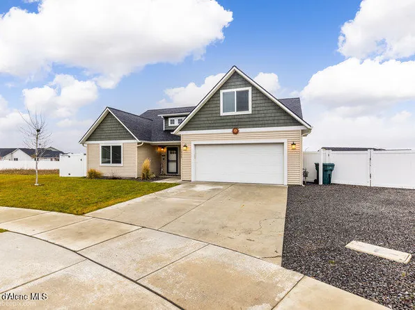 12175 N Gipper Loop, Rathdrum, ID 83858