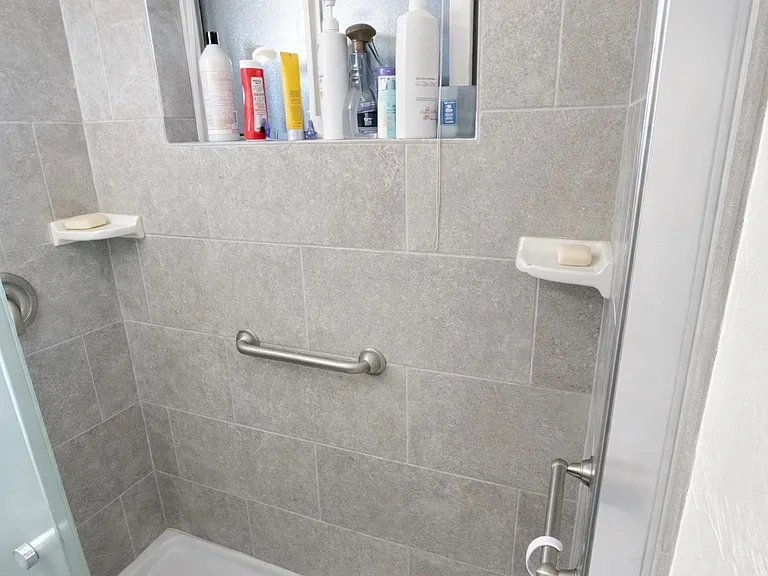 328 Melrose Dr — Photo 15