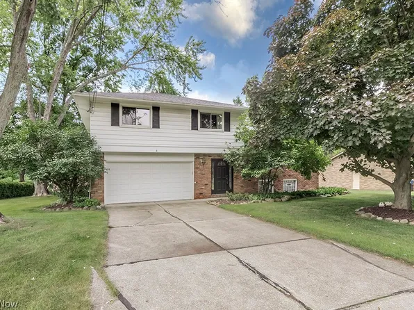 2622 Alan Dr, Wickliffe, OH 44092