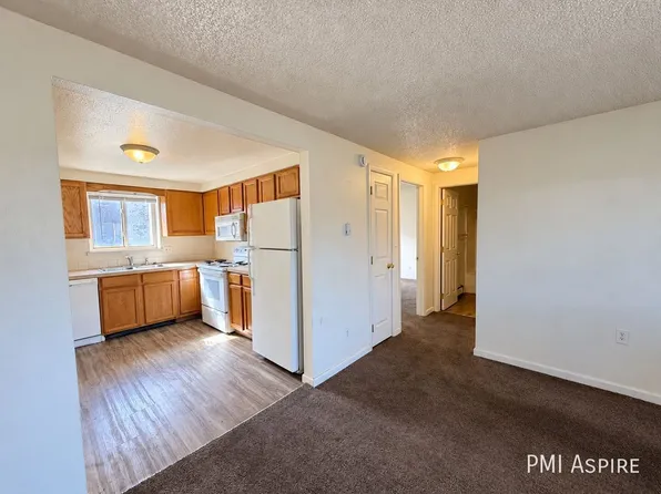 2916 Glen Dale Dr APT 5, Evans, CO 80620