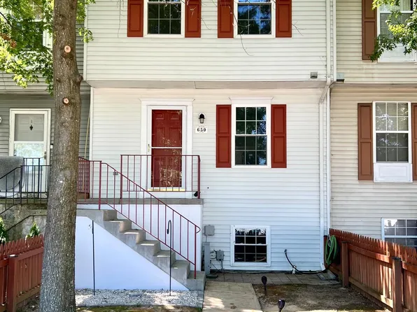 650 Kittendale Cir, Middle River, MD 21220