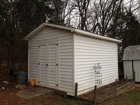 3rd image of 1304 W 9th St