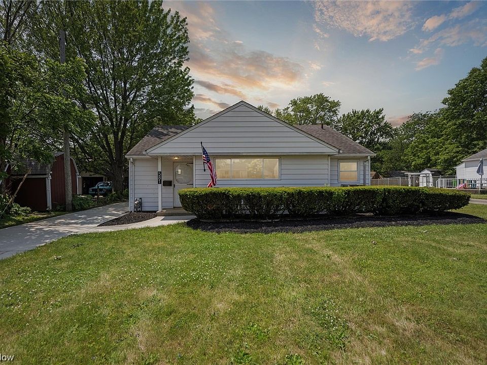 1st image of 581 Longfellow Dr