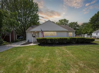 581 Longfellow Dr, Berea, OH 44017