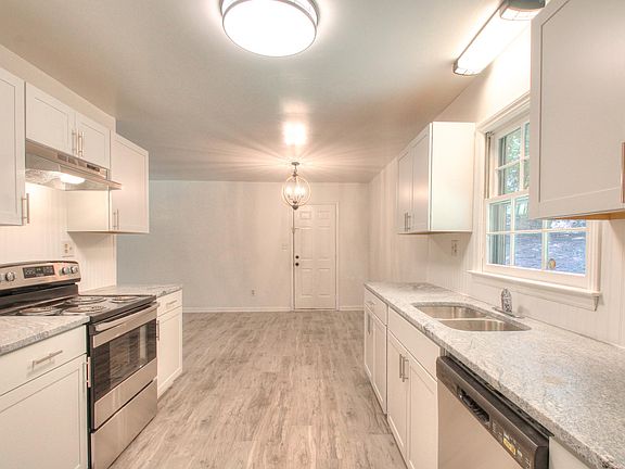 2nd image of 614 Teresa Cir