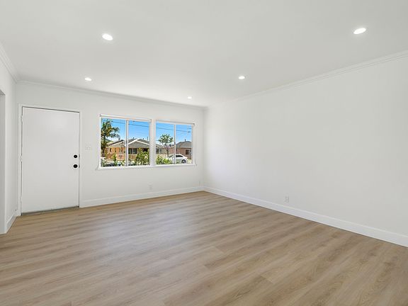 3rd image of 15301 Eastwood Ave #15301